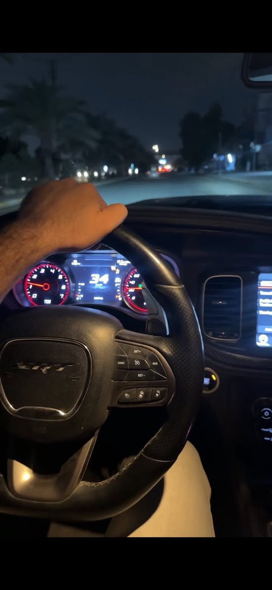 متوفر غراض جارجر سكات باك تفصيخ
فجوج بريمبو اصليات 
ستيرن كامل مع شفتات بلاد 
كشنات جلد 
شاشة اصلية 
اكسل قفل 
هدرز داون بايب سستم اكزوست متكامل 
اكسل قفل 3.09
ثلاجة srt 
للبيع كلهن او قطع منفردة شرط الفحص والضمان 
مكانهن نجف 
***********
