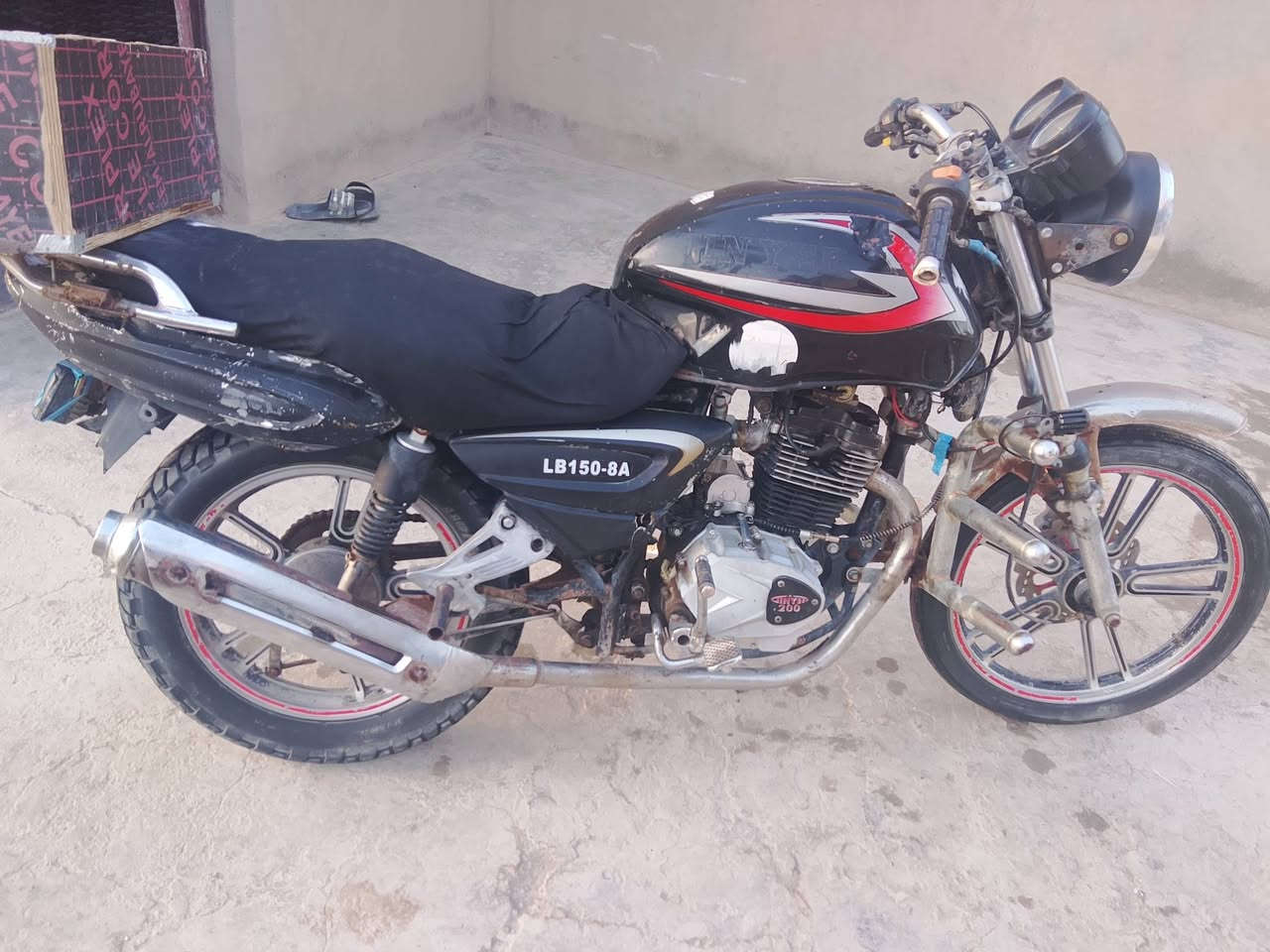 بونده نضيفه مرتبه كلوبات شغله كامله تشتغل نص هندر مو سلف  موديل 16البيع سعر 250بيه مجال حك جيتك تدلل ***********
