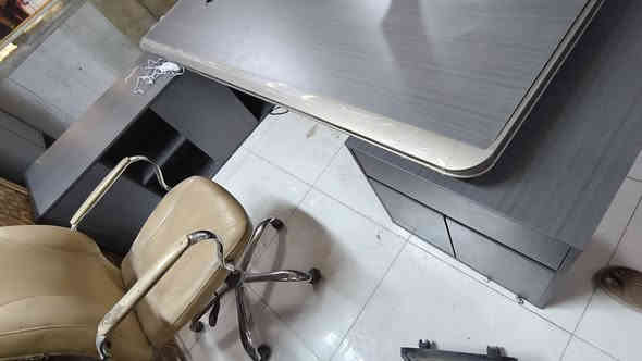 السلام عليكم عندي سيت مكتب  جديد 
وميز جتماعات جدد مكاني البلديات 
***********
