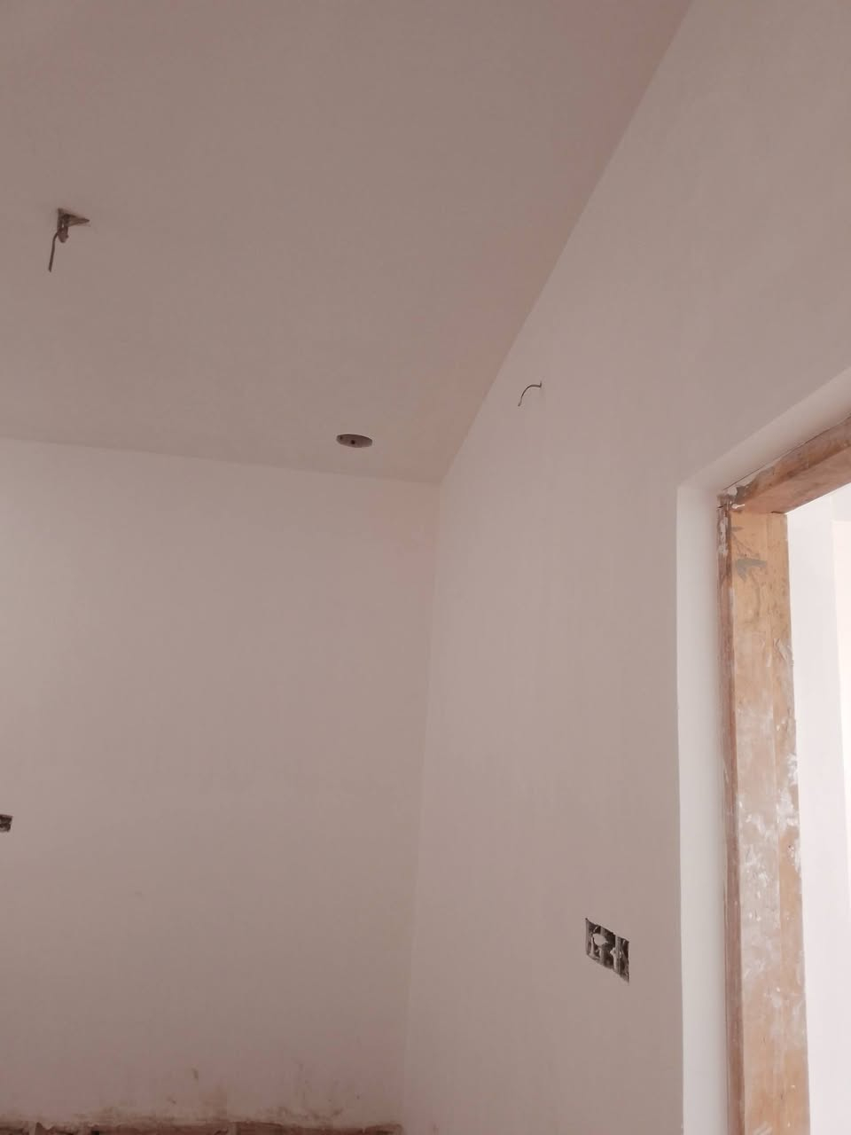 السلام عليكم خلفه جص وبورك متفرغ حلين بغداد رقم ***********
