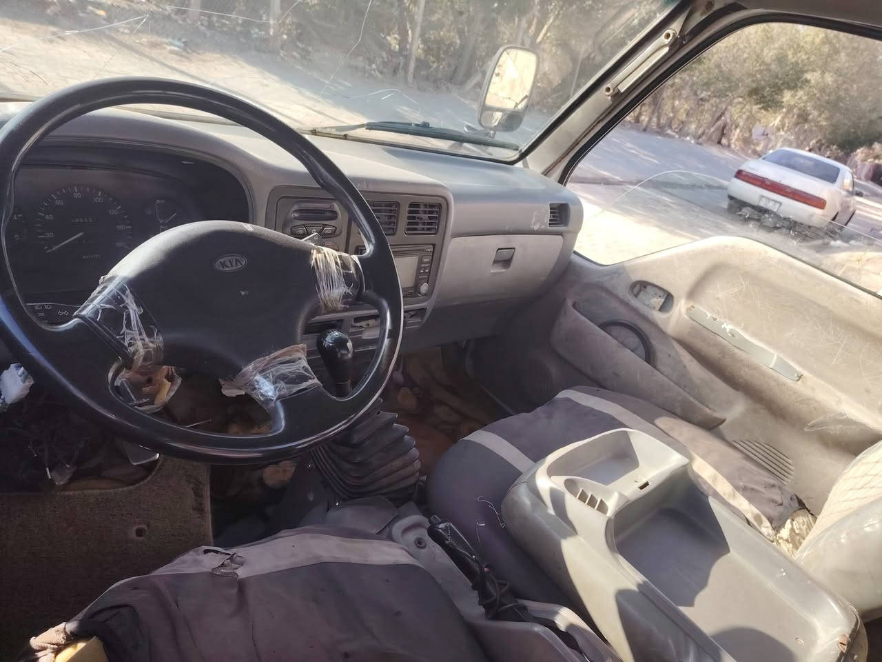 السلام عليكم كيا فونتيرا موديل 2000 للبيع السعر 50 وبيها مجال ماكينه وقير واكسن كفاله وشاصي      ***********
