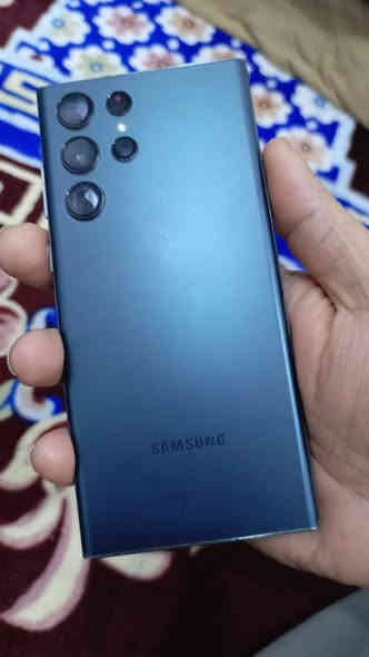 s22 الترا
امريكي ١٢٨
خط واحد 
فقط الكاميرا الاماميه بيها تراب الباقي مكفول 
سعره ٣٥٠
مكاني كربلاء للاستفسار ***********
