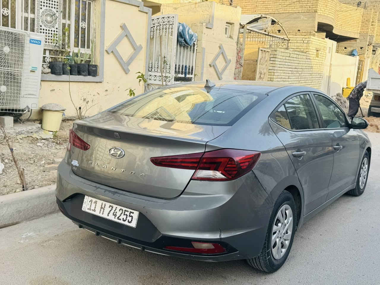 بسم الله الرحمن الرحيم 
السلام عليكم 
النترا 2019 سيارة ماشة 49 الف 
وارد امريكي دعامية خلفية فقط بيها 
كلين سيارة بدون صبغ وتبديل وبارد مكفولة كفالة عامة 
رقم بغداد انكليزي وسنوية جديدة بأسمي 
وابيع شرط التحويل 
كير AT المرغوب
محرك 2000 دوش 
تبريد ثلج
كتلوك الشركة بعده بيها 
تخم تاير جديد
صدر امامي خلفي جديد 
سيارة جديدة وكالة 
السعر المطلوب 145 بيها مجال قليل 
عنوان بغداد ***********
