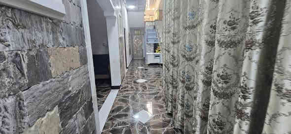 السلام عليكم دار للبيع 
مساحة ٢٠٠ م ركن
زراعي 
يحتوي على مطبخ وغرفة نوم واستقبال وصالة وصحيات
سعر مناسب 🥰
الاحمر / ابو دهلاية 
للاستفسار *********** او مراجعة مكتب الحسام للعقار الاحمر الشارع العام قرب اسواق المصطفى
