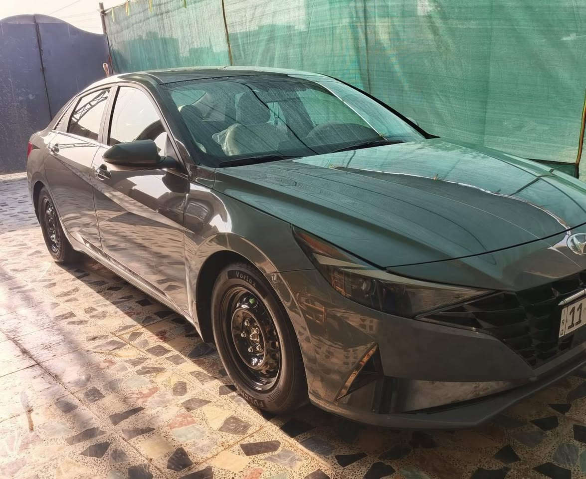 السلام عليكم 
النترا 2023 Limited اسمنتي معوقين وكالة عامة 
فول للاخير 
فتحة 
مكينة 2.0
لد دشبول متغير 64 لون 
شاشة متصل 
منظومة غاز جديدة 
حادثها فقط بنيد مبدل اصلي شواصي لغود كفالة الدواخل شرط الفحص 
سعرها 155$ مكاني بصرة وبيها مجال بسيط 
كفالة من البارد والطخات كشرها يخبل 
***********
