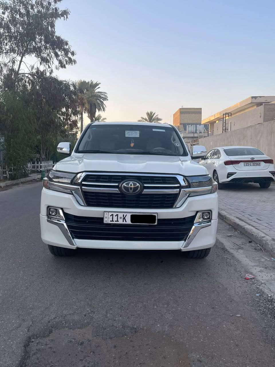 السلام عليكم لاندكروز موديل 2014  VXE V8 5.7 كاااااز محدثه 2021 السياره جاهزه مابيها نقص صدر تايرات باتريات تبريد ثلج ماشيه 110 الف رقم بغداد الجديد هزه جديده وبأسمي تحويل مباشر ملاحضه السياره محرك كاااز والسياره مصبوغه عااام مكان السياره بغداد ال كرخ حي الجامعة شارع الربيع السعر المطلووب 270 ورقه وبيها مجال شي بسيط للستفسار هاذا الرقم *********** ملاحضه السياره جانت درع ومرفوع  الدرع ب كامل اذا اكو مراوس عادي اراوس حسب القناعه شباب اني مسوي بيها سونار ومرفوق ويا الصور حته لا أتعبني ولا اتعبك وشكرأ
