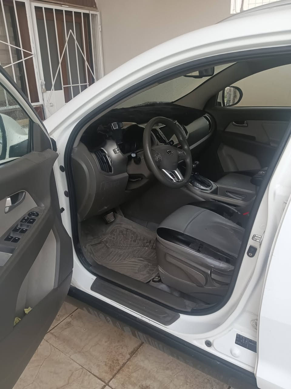 (***********) كيا سبورتج 2012اللون ابيض خليجي السعر(142) محرك 20سقف بانوراما رقم اربيل سنوية وهزة جديدة  شرط تحويل سيارة كاملة وجاهزة مال بيت بيه نقص صندوق صبغ فقط وبيه رصعات ومكانين صغيربارد (المكان كركوك) غير متاح في الخاص الاتصال علا الرقم فقط
