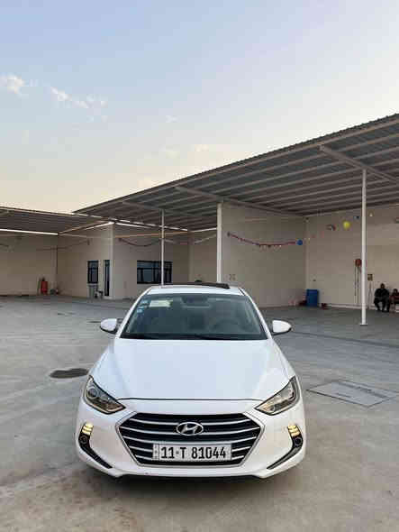 السلام عليكم 

Hyundai Elantra 2017 خليجي 
محرك : 2.0 دوش
ماشيه : 97 الف كيلو متر 
رقم بغداد الدولي سنويه وهزه ورقم جديدات بسمي
—————
المواصفات :
-فتحه 
-شاشه 
-تبريد قطعتين 
-مري شفط اوتو
-اشاير مري 
-ترحيب 
-مود درايف 
-كشافات 
-ويل كب 
-منضومة زنون 
-داخل لونين 
————-
الميكانيك :
كير محرك صدر تبريد كهربائيات مكفولات 
تخم تاير جديد 
تراي زيرو شرط الوكاله 
—————
الكشر :
مكفوله من الصبغ والتبديل 
بارد باب السايق فقط 
————-
السعر :157 وبيها مجال بسيط 
مكاني البياع حي الاعلام 
رقمي : ***********
