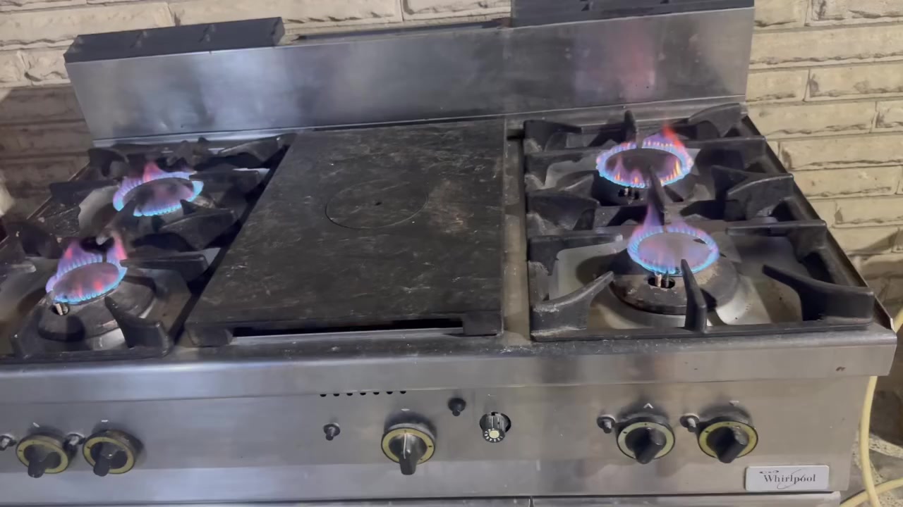 السلام عليكم طباخ امريكي للبيع ثكيل سن ستيل ومهدارة نضافة 100/100مكان بغداد الشعب ***********
