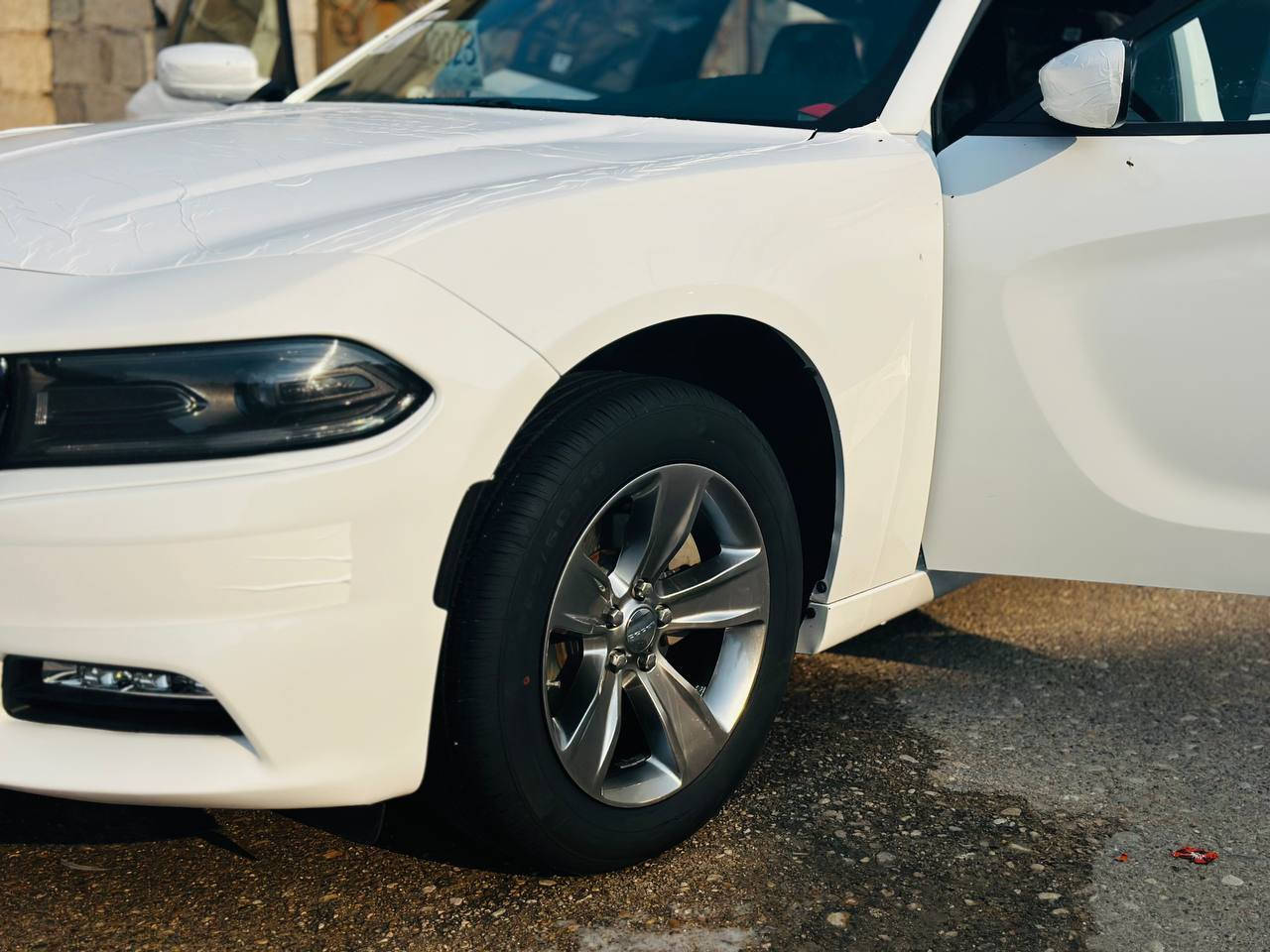 السلام عليكم احبتي
جارجر 23 اصل
رقم بغداد بسمي
ماشيه 50 وقابله لزياده
حساس خلفي
شاشه جبيره كار بلي
زنون بلاد
تخم تاير جديد
حداده جديده
سياره جديده على وضع شركه
وباقي تفاصيل تواصل على رقم
***********
