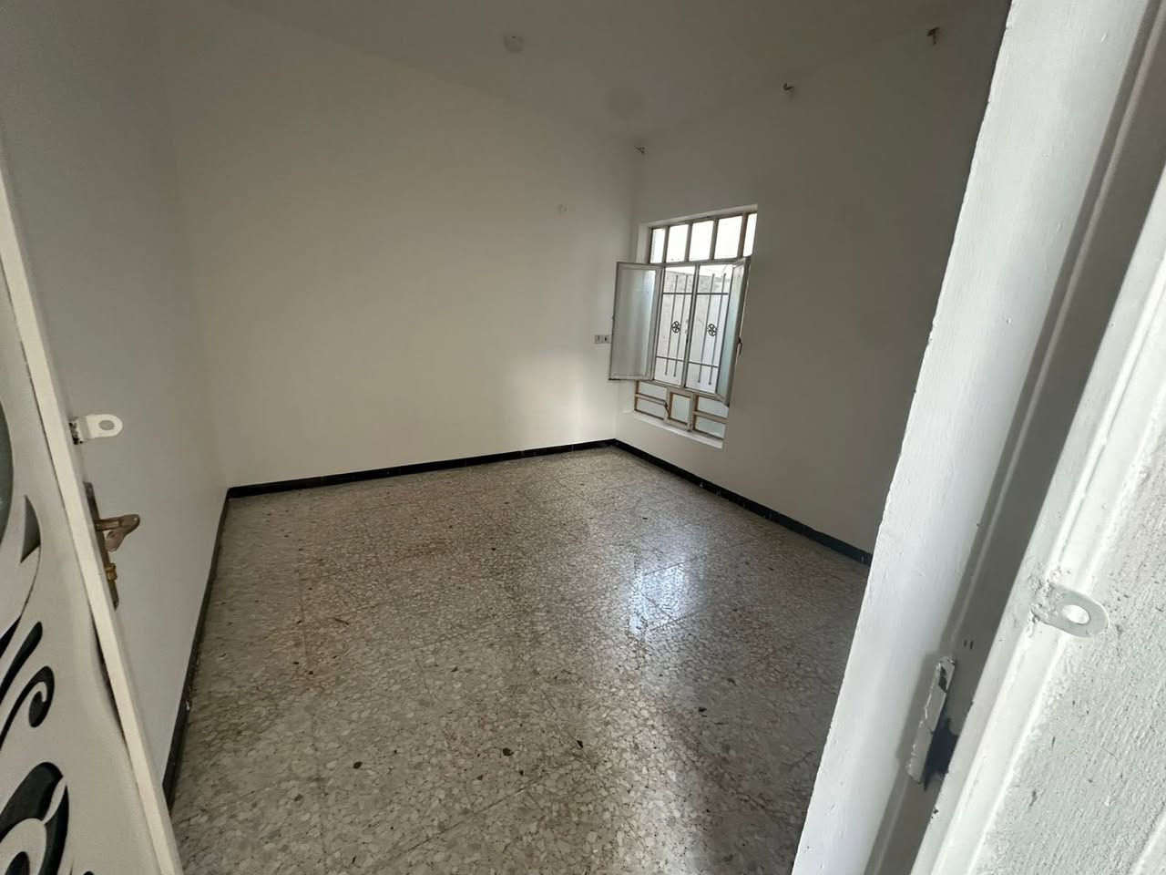 _عقارات مصطفى الحلبوسي_
🔺للايجار🔺

🔴مشتمل طابق ثاني درج معزول 

-غرفتين وصاله ومطبخ

📍الجولان خلف مستوصف الجولان 

للاستفسار:*********** /واتس اب فقط
