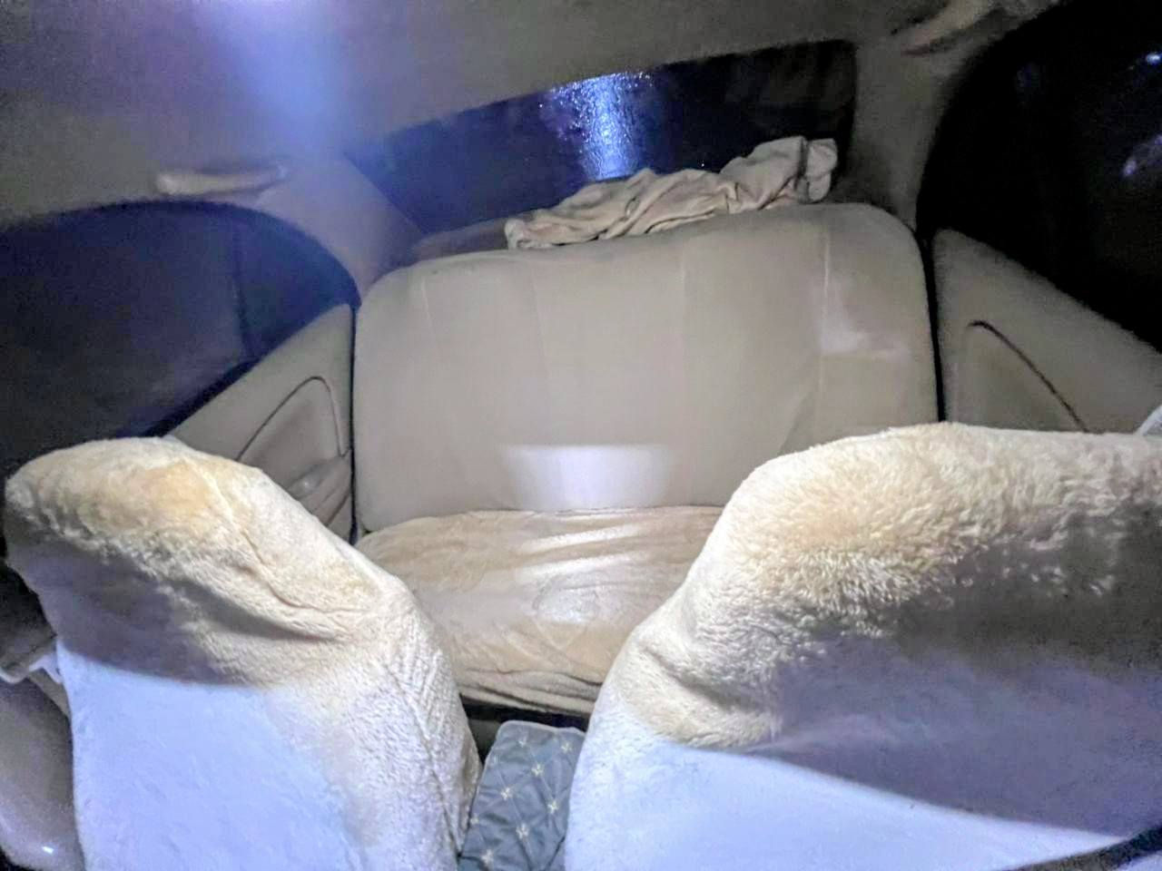 نيسان صني ..جان تكسي ومرجعينه خصوصي عل الاصل.2009. ياباني شرط كير ومحرك تبريد وتدفئه هزه ورقم مسطره دهوك جديد...فول.فقط كير عادي..كابون مسجل جديد .... باسمي التحويل ثاني يوم .مكاني الموصل الايسر..السعر ..72 وبي مجال بسيط..***********
