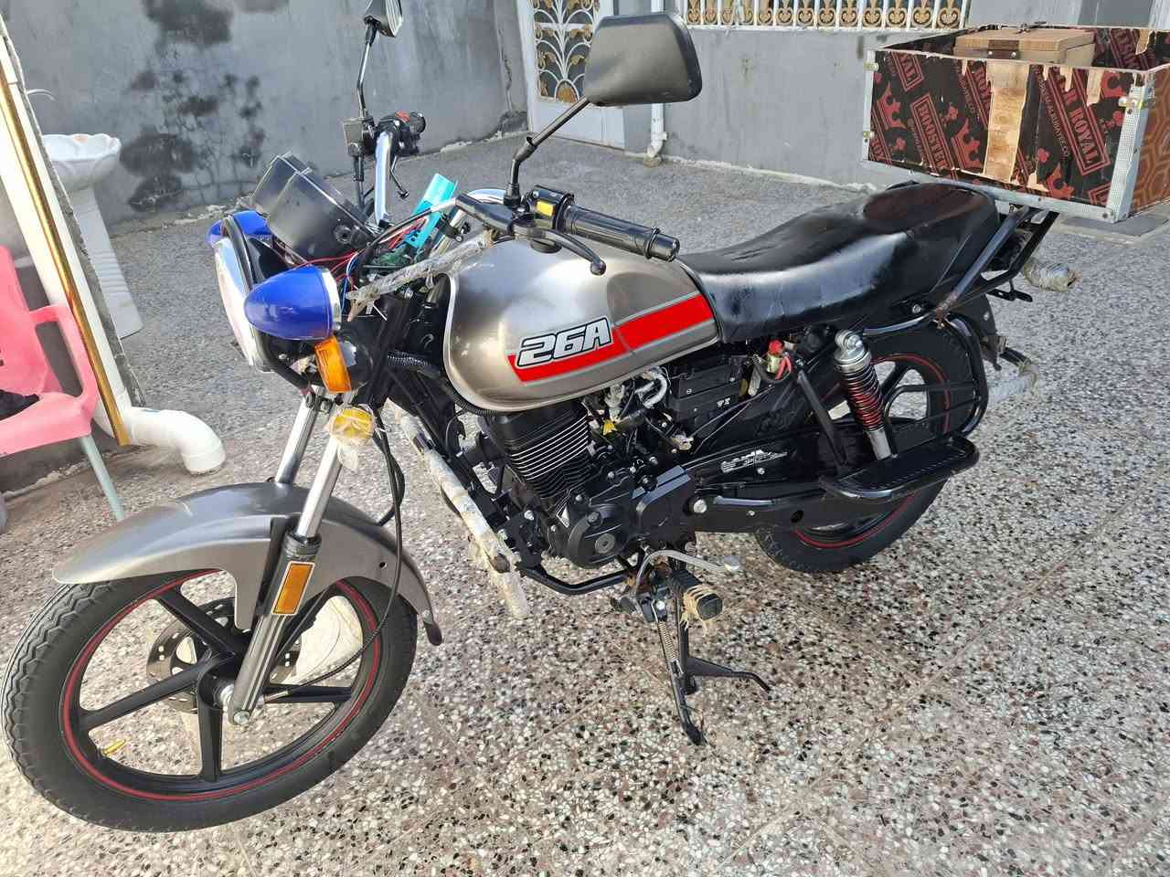 سلام عليكم  عمي دراجه للبيع دايوان ٢٢ طالعه ٢٣ نضيفه جدن مفوله ضامه مانستخدمه يشيل قليل مال جناي دلفري منتسب راعيه  أوراق اصليه من المعرض مابيه نقص الشراي يتصل *********** الحيدريه خان نص بي خير ويدخل
