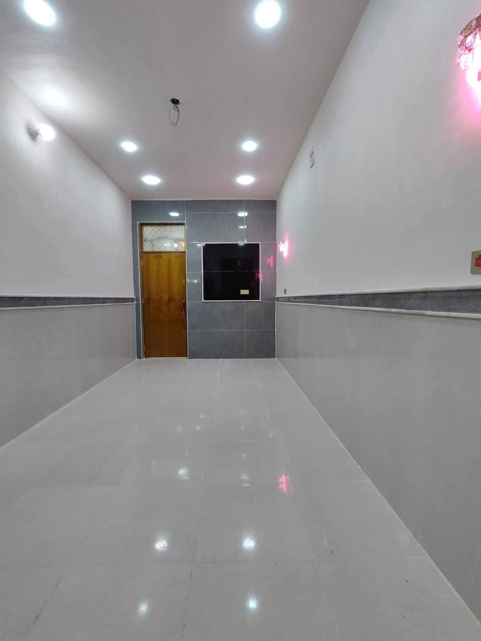 🏡 داران الــبــيـع حي مـغـــربـــه 🏡
خلف شارع الأمني قرب مدرسة الغزالي 

    المساحه (125 متر /125 متر

       يتكون الطابق واحد  
  🏡 غرفه نوم وصالة+دبل فاليوم 🏡
واستقبال ومطبخ وصحيات خارجية وداخلية 
  للاستفسار مراسلة الصفحه او الاتصال
على الواتساب (📲***********
