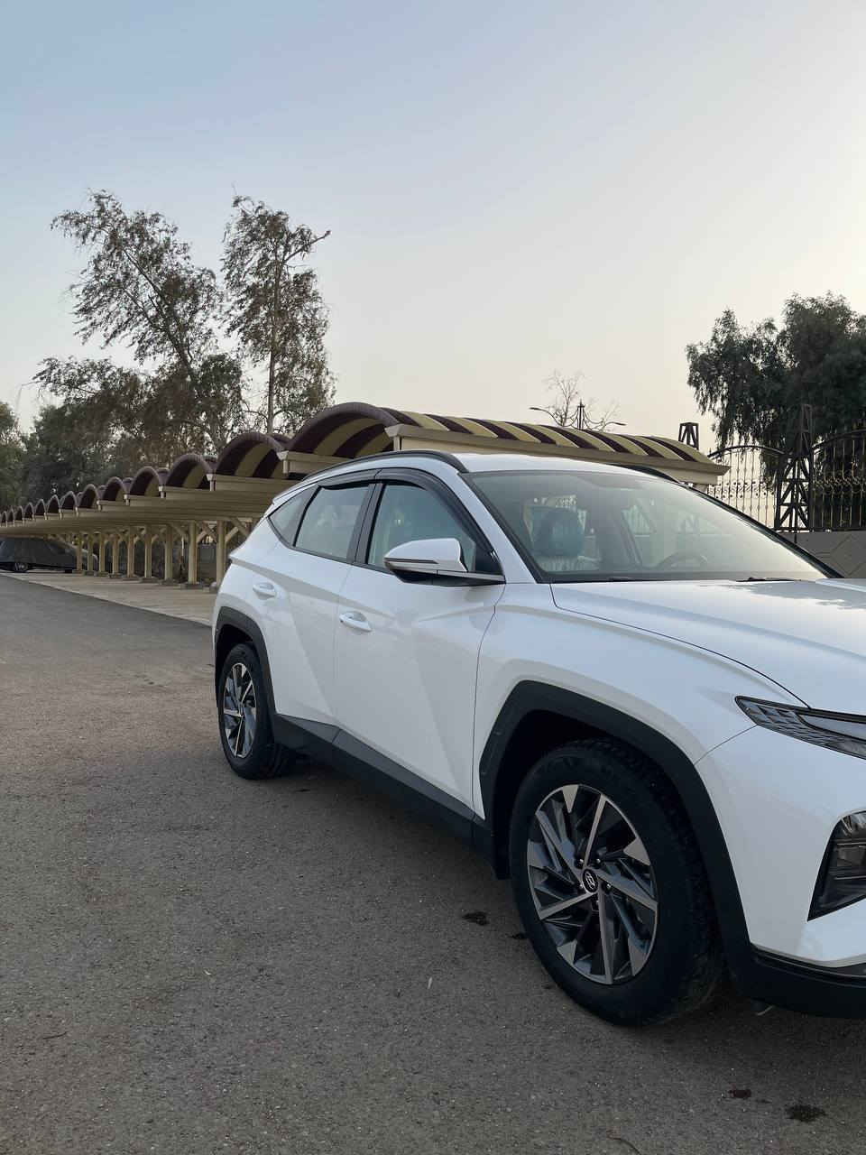 هونداي توسان 2024
مكفوله✅
السعر 225$
الرقم إنكليزي جديد 🆕 

اليكم التفاصيل الآتية:
🔘 خليجي 
🔘 ماشية :26000 km
🔘 الموديل2024
🔘 سعة المحرك 2.0L 
🔘 مرتبط بناقل حركة أوتو 6 نمر
🔘 يبلغ عزم الدوران 192 نيوتن/متر
🔘 عدد AIR BAG 2
🔘 حساسات أمامية 
🔘 حساسات خلفية
🔘 لايت زينون + LED
🔘 كشافات 
🔘 بك لايت LED
🔘 مفتاح التشغيل بصمة
🔘 تشغيل عن بعد  
🔘 دشبول  
🔘 شاشة (Apple Car play - Android Auto)
🔘 كاميرا دوارة
🔘 حركة المقاعد الأمامية كهرباء
🔘 داخل ابيض واسود
🔘 تتسع المقصورة ل 5 ركاب
🔘 مثبت السرعة Cruise
🔘 المودات والأوامر الصوتية
🔘 أوضاع القيادة  Drive Mode 
🔘 فحص أنظمة السيارة 
🔘 حساسات ضغط اطارات 
🔘 مقود جلد حياكة
🔘 قطعتين تبريد
🔘 هاند بريك بصمة 
🔘 اشارة في المرايا الجانبية
🔘 ويل كب 18
🔘 4 دسك
🔘 اريل نفكيتر 
‏🔘 ABS 
🔘 أوتو هولد - Auto Hold
🔘ايزوفكس - ISOFEX
🔘 نظام مانع الانزلاق
🔘 نظام نزول المنحدرات
🔘 منفذ الطاقة 12v
‏🔘 Bluetooth - USB - Type C
🔘 شاحن هاتف Wairlees
🔘 بردات أبواب خلفية
🔘 بردة خلفية
للاتصال :*********** 
العنوان :الدوره _جمعيه خير الله
