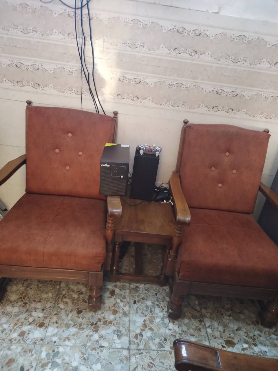 تخم قنفات صاج أصلي عشر مقاعد نظيف وطبلات صاج عدد اربعه وميز وسط ب350 الف
جربايه صاج حجم 120 ب50 الف
ميز مدخل بي ساعه ب25


**إذا كنت صاحب هذا الإعلان وتريد حذفه لأي سبب، رجاءا أرسل رسالة إلى الدعم الفني**