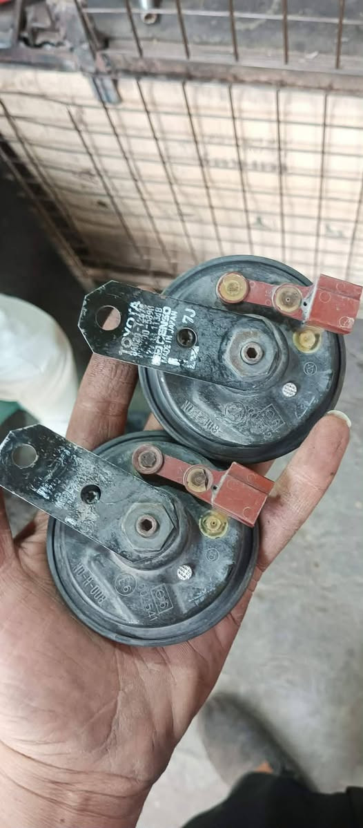 هورنات سيدان جدد حيل فول نعومه
بلاديات كلشي ما ملعوب بيهن السعر 150قفل 

هورنات بوش عليمن بلاديات كلشي بيهه بلادي نضافه فول 

السعر 250قفل***********مكاني نجف
