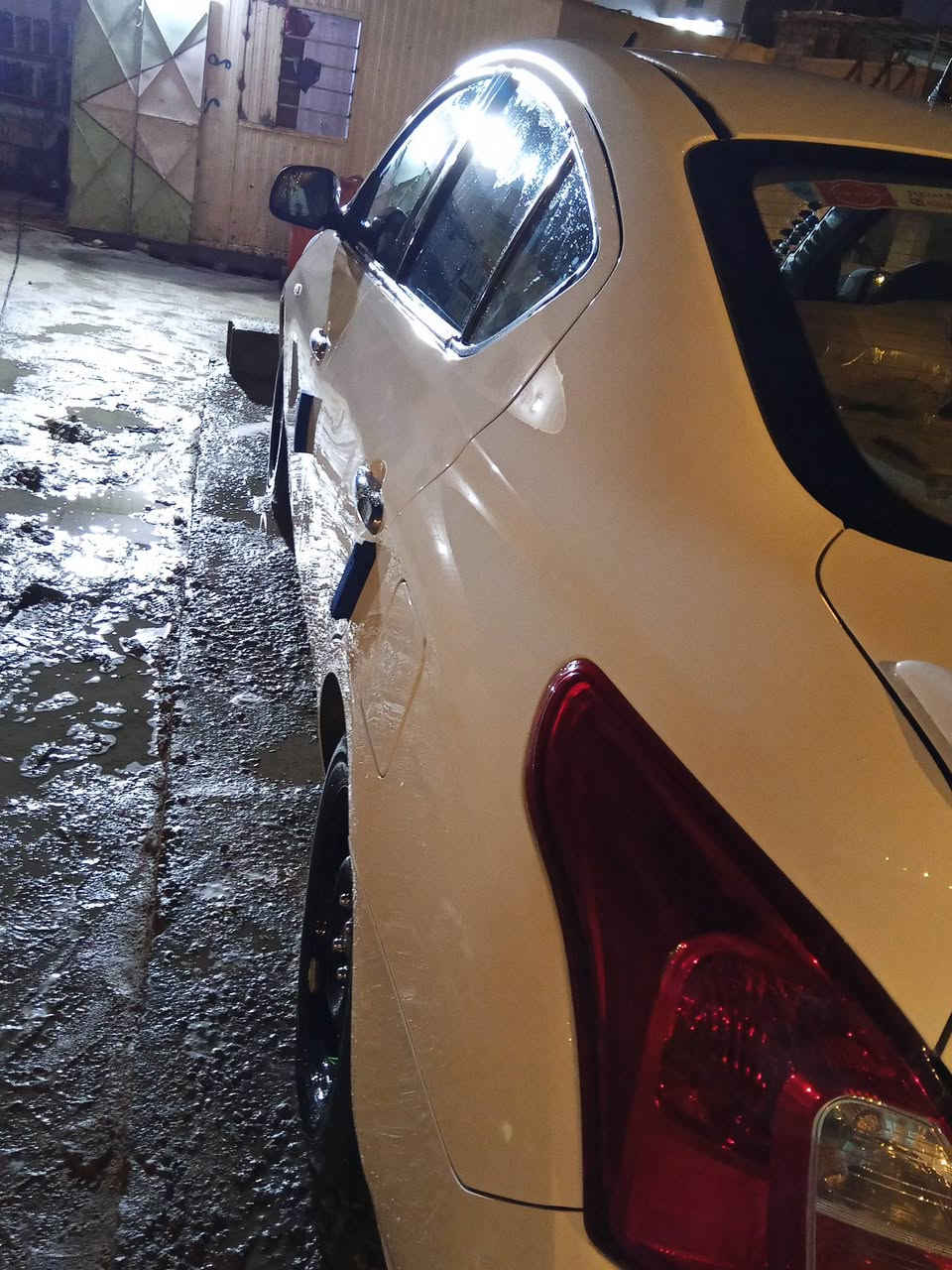 السلام عليكم نيسان سني هندي ام البليته الزركه أم الضمان مديل 2024
توها مشت 13kسيارا مال بيت نضيفه كير مكينه تبريد ميه عله ميه سيارا حلوا وجاهزه بيه طختين بل فحص موجودات عله كد صبعين سعرها 128 بيه مجال قليل  السنويه ال 2030  زبير الهاتف ***********
