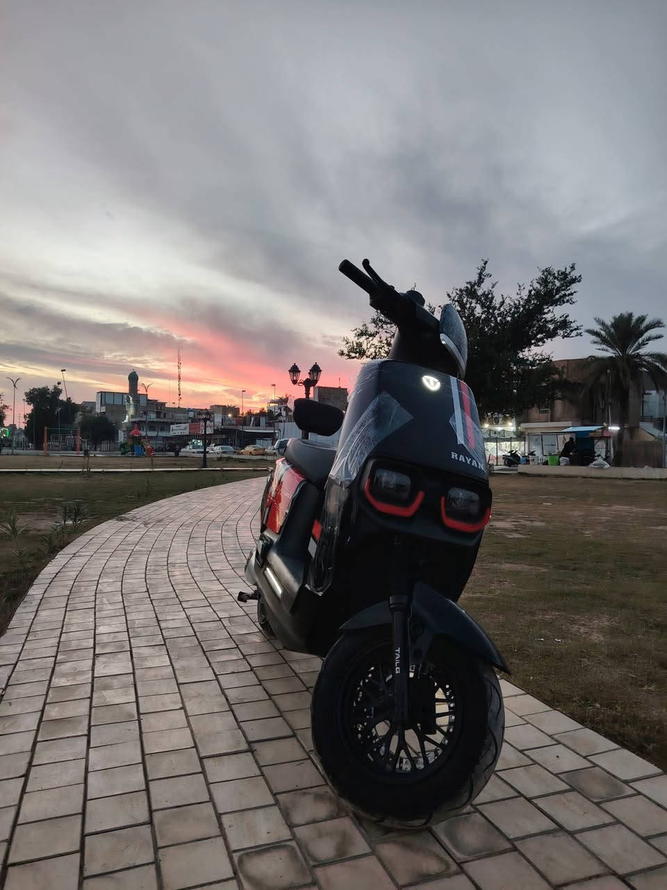 للبيع للبيع
دراجة ريان ام عيون
المواصفات
لون اسود مميز
6 باتري 
نضام بارك
نضام الرجوع إلى الخلف
نظام تثبيت سرعة
نظام 3 سرع
نظام قاطع دورة
نظام abs
منفذ شحن USB
نظام بصمة وسويج 
نظام حماية سرقة 
وصله موجود غراضه كامله 
الدراجة زيرو صالها اقل شهر 
محتاج فلوسه وريد ابيعها 
العنوان بغداد زيونة 
لاستفسار ***********
