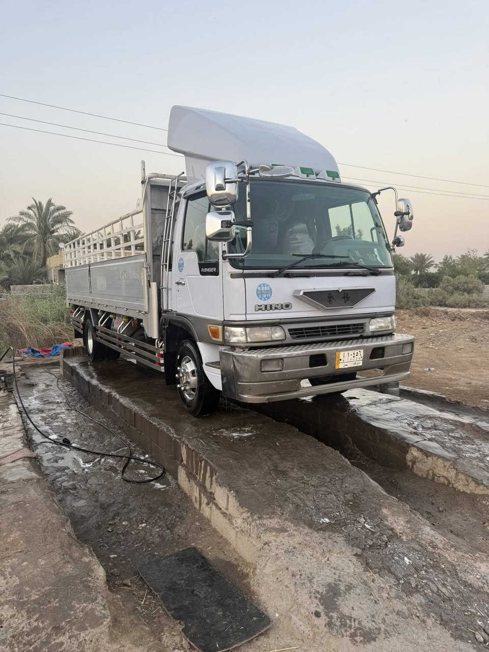 هينو انكر ٨٠عادي خطين سته وربع بلاد سياره جديده ومصروف عليها كفاله عامه تحويل ثاني يوم تانكيات ستيل ويل كب ١٩ونص سعرها 310 للستفسار***********

