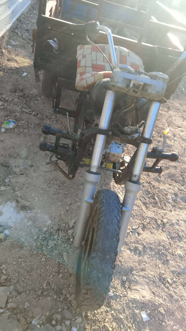 السلام عليكم ستوته للبيع موديل 2015 والمكينه 2023 كللك سعره 450 وبيه مجال المكان حله سياحي رقم الهاتف ***********
