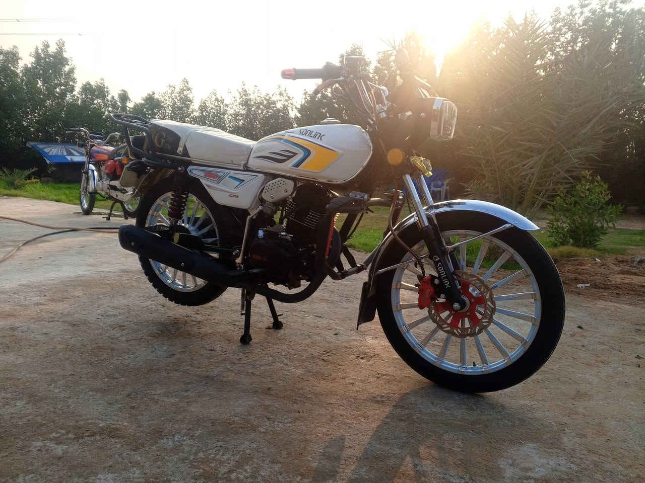 السلام عليكم دراجه للبيع موديل 25ماماشيه قليل لمكان واسط عزيزيه سعر خاص ***********/***********1
