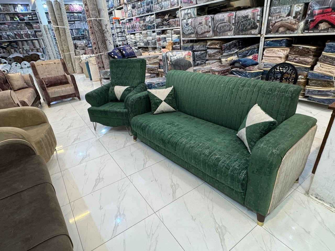 عرض خاص تصفيه
تخم مودرن عشر مقاعد 
قنفات عدد 2 مع ام نفرين مع كراسي عدد 2 
سعر قديم  مليون و100 سعر حالي فقط 650 الف توصيل مجانيً داخل بلدروز 
تخم ضمان 5 سنوات من تاريخ البيع


**إذا كنت صاحب هذا الإعلان وتريد حذفه لأي سبب، رجاءا أرسل رسالة إلى الدعم الفني**