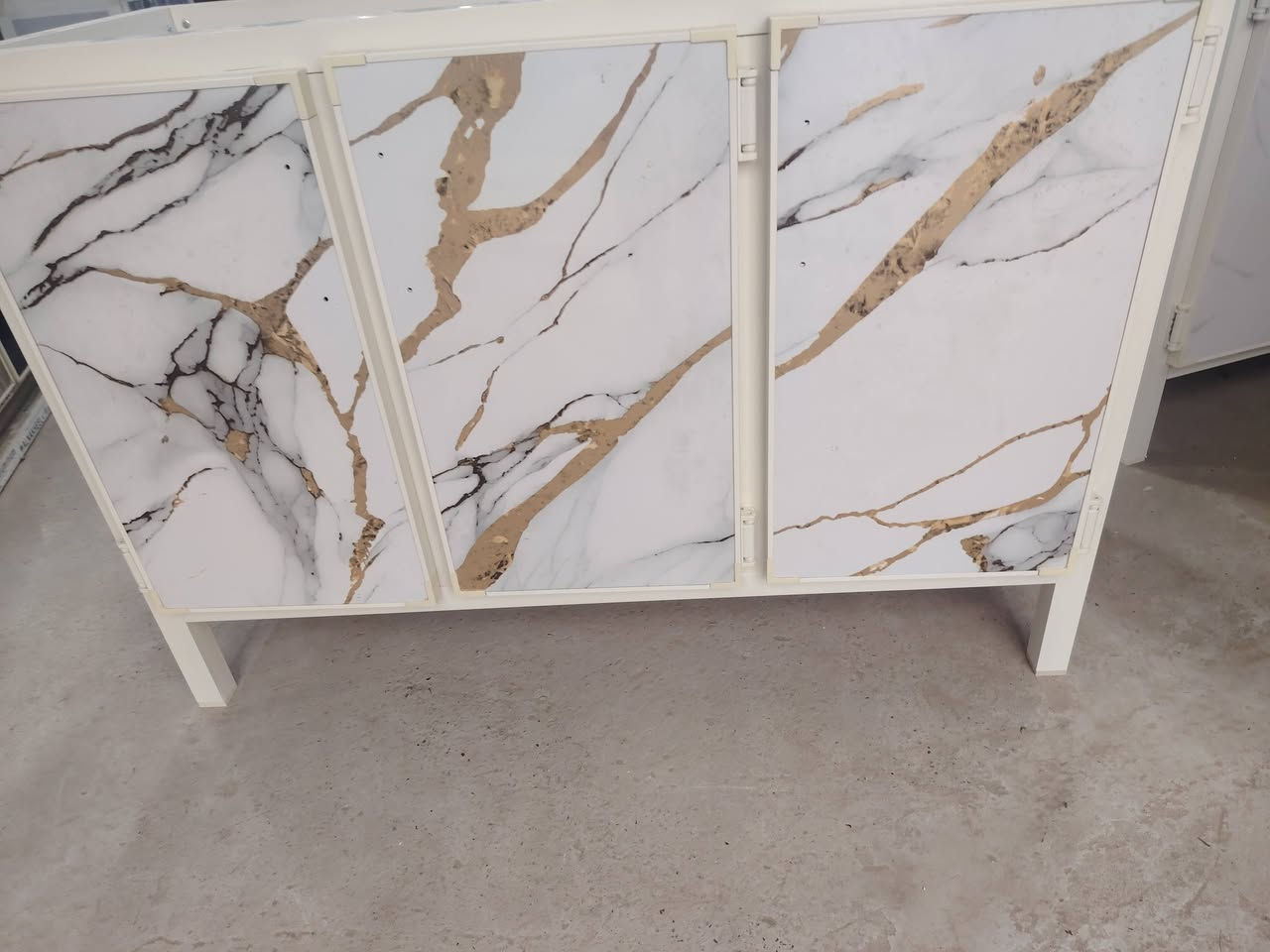 كاونترات كلاري متر ونص بأسعار مناسبة ***********
