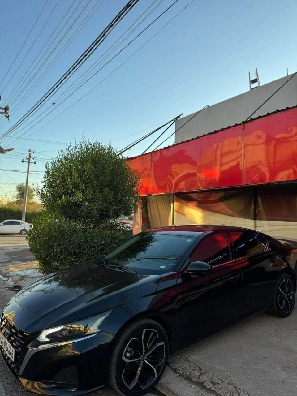Altima SR 2024
سياره حيل نضيفه مشاءالله رقم شمالي اربيل 
بيها فقط بونيت صبغ و ايرباك بس السايق و مرجع بلادي
سياره ماشيه ١٩ الف مايل فقط 
***********
