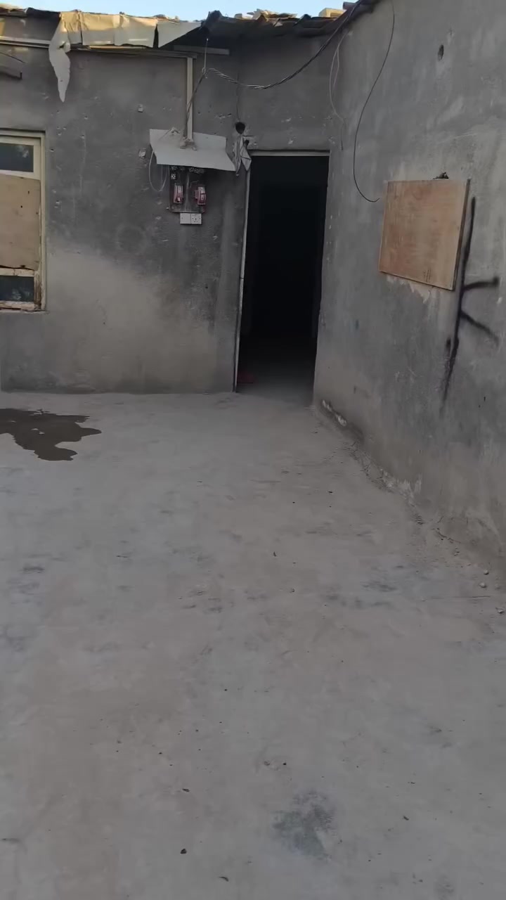 بيت اجار ب250 في الدريهميه خلف اسواق مشمشه يحتوي على غرفتين وصاله ومطبخ وصحيات  سعر250الف تواصل ***********
