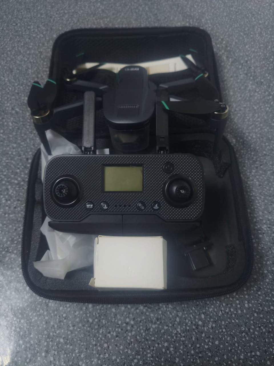 درون L200 جديد لوك. كامل ملحقات كامره كمبل  4k. مواصفات عاليه. ب145الف مع توصيل ***********
