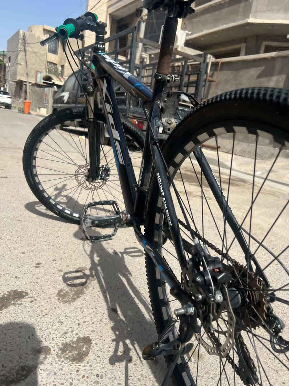 اسلام عليكم بايسكل البيع جديد الله شاهد بايسكل جديد سعره 90 الف المكان بغداد حي العامل رقم الهاتف ***********
