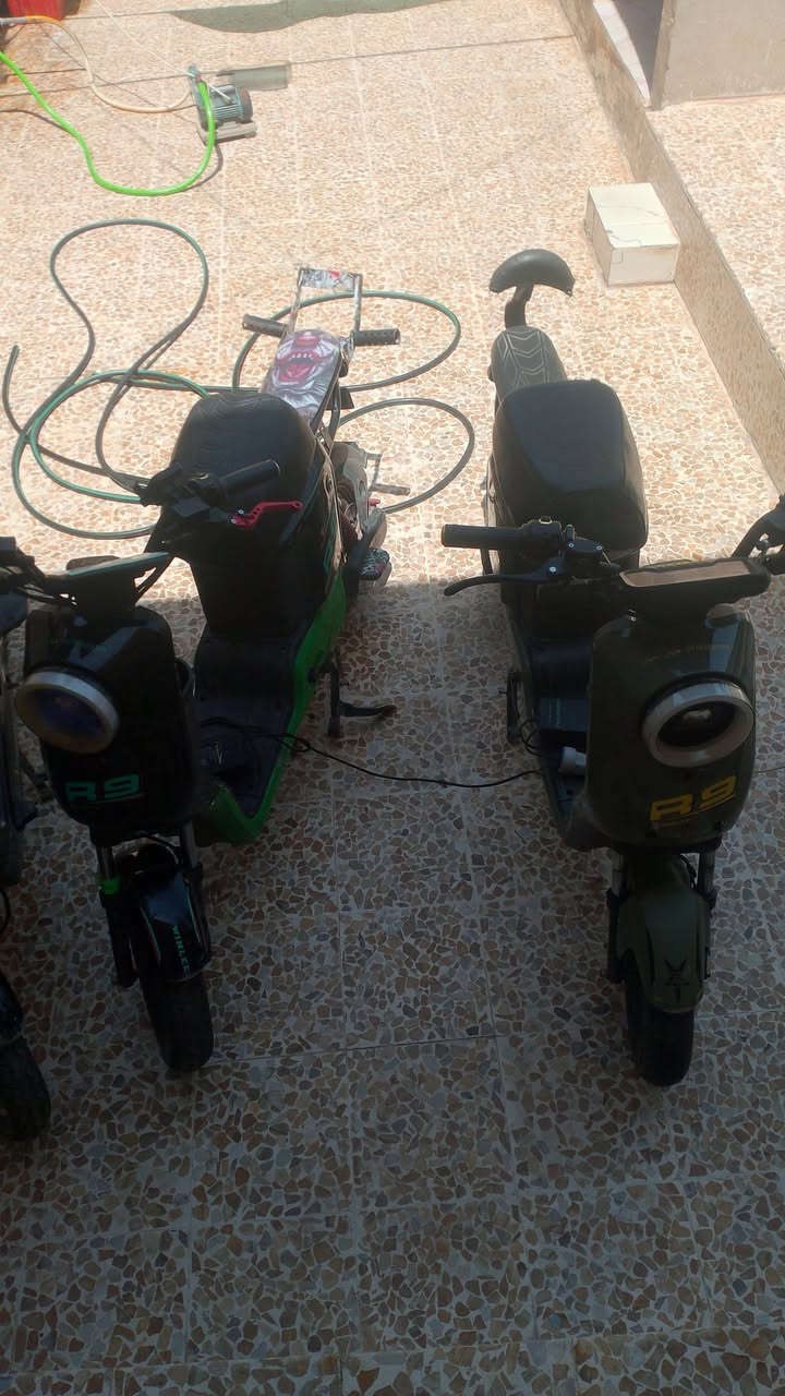 ***********
السلام عليكم موجود دراجتين R9 الواحد على350 شغلات نضيفات +دراجه الوطنيه شغاله بيع فحم
