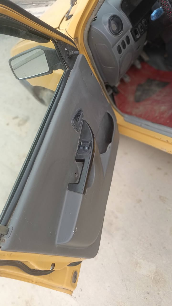 سايبة كلش نضيفة
موديل 2013
مصفرة هيئة وغرامات
معمرة بس شواصي ممعمرة 

معمر الجاملغات

بي بداية تبخير

تحويل مباشر 

سنوية بعدهة مصاقطة 

رقم الماني 

راعية موجود اوديك علي 

مكان بغداد ناحية الوحدة 

السعر 28 

***********

واتساب 

ممتواجد عل فيس
