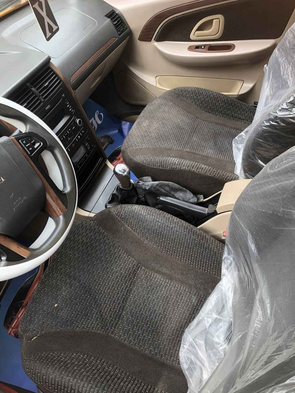 2018 بيجو بارص بسمي مصفرة بيهة حادث باباب فقط مكينة جديدة وكير خير من الله ***********

58
