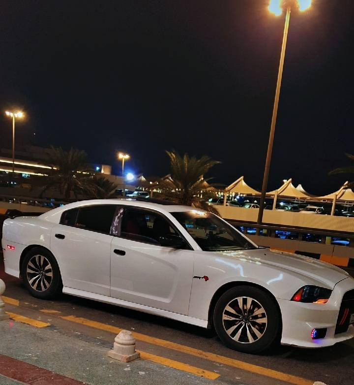 السلام عليكم
سياره جديده بمعنى الكلمه 
*جارجر 2013 خليجي
داخله وكاله
*لون ابيض ثلجي
*رقم اربيل
فول فول
*سنويه وهزه وفحص جدد
♧سنويه لغاية 2031
♧سلايت
♧بصمه تشغيل عن بعد
♧شاشه كبيره
♧ويل  18S Arty  جديد مع تخم تايرات جدد
♧مخمر اسود
♧كشاف امامي بلادي
♧مكينه3600 كارتون 
♧كير ماوس
♧كشنات تدفئه
♧كاميره خلفيه دوائره
♧عداد يقره 260
♧الاسبير مانازل ع وضع الشركه  
♧حداديه جديده 
♧مرايه عكسه للضوه
♧مرايه هيتر
♧ماشيه 200 حقيقي
♧بلوتوث

♧♧ملاحظه
بيها جاملق خلفي بدون دواخل   وملاحضات بسيطة 
السياره كلش جديده وع وضع الشركه 
مكفوله من التبدل 
**السياره شرط لاداخله استعراض ولا مشتغله بخط استخدام شخصي فقط
**شرط التحويل و الوكاله
السعر 175
مكان السياره واسط 
للاستفسار الاتصال ع الرقم***********
