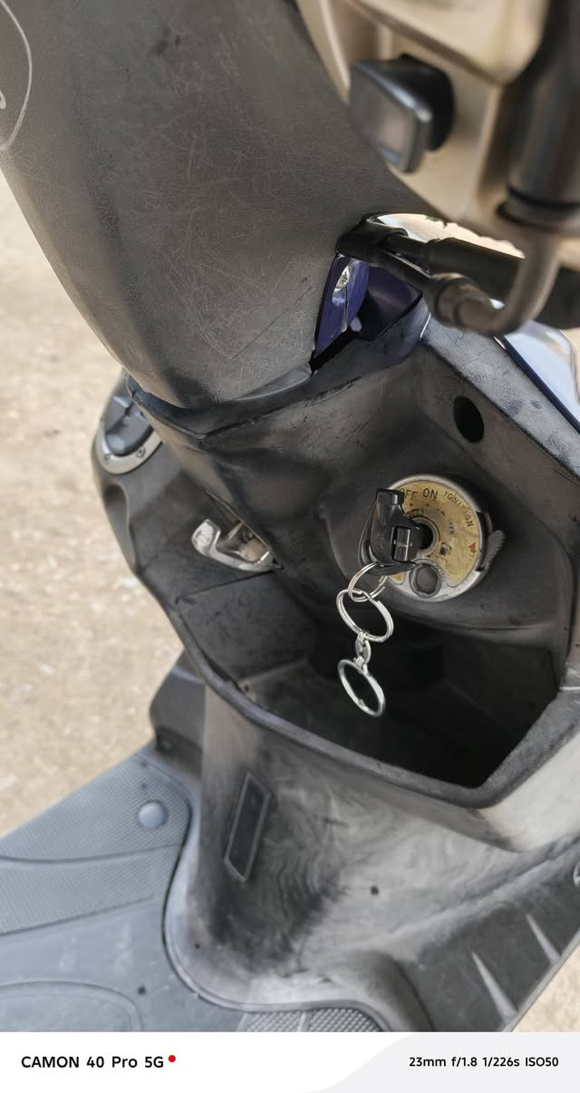 السلام عليكم  سكنس للبيع مديل    ٢٠١١
نوزل  أم الطلاءات  دراجة بلادية  ما مفتوحة   لا  حال  الوكالة 
الدراجة رمبة  قبل شهر  نزلته   ١٢٠٠  ألف  دراجة  احلة من الصورة بالحقيقة  والله///  شرط أجيب  فيتر  وتجي تفحص إذا بية شي تأخذة بلاش // مكاني بابل القاسم 
***********     السعر  ( قيم  باليرضي الله)
