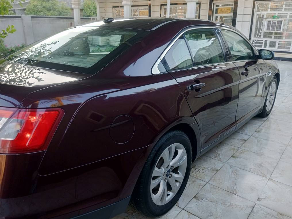 فورد تورس٢٠١١رقم انكليزي بغداد بأسمي
سنوية لل٣٠سيارة بدون صبغ 
بيها بارد بخشم الجاملغ 
مكينة وكير وتدفئة وتبريد كلة تمام 
كهربائيات بلاد ما بيها ولا چطل 
مري كهرباء تخم تأثير نظيف حيل 
شفتات ستيرن شغالة 
تحكمات ستيرن شغالة
لايت زنون منظومة مبدلة كامل
بك لايت أشاير إنارة داخلية كلة شغال
نوزلات بلكات فيت بم مبدلات نوعية مضبوطة
سيارة خير من الله 
بيها درايم شفت ايسر مو زين 
السعر ٩٨وبيها مجال بسيط.. ***********
مكان السيارة بني سعد بين بغداد وديالى بعقوبة, ديالى
