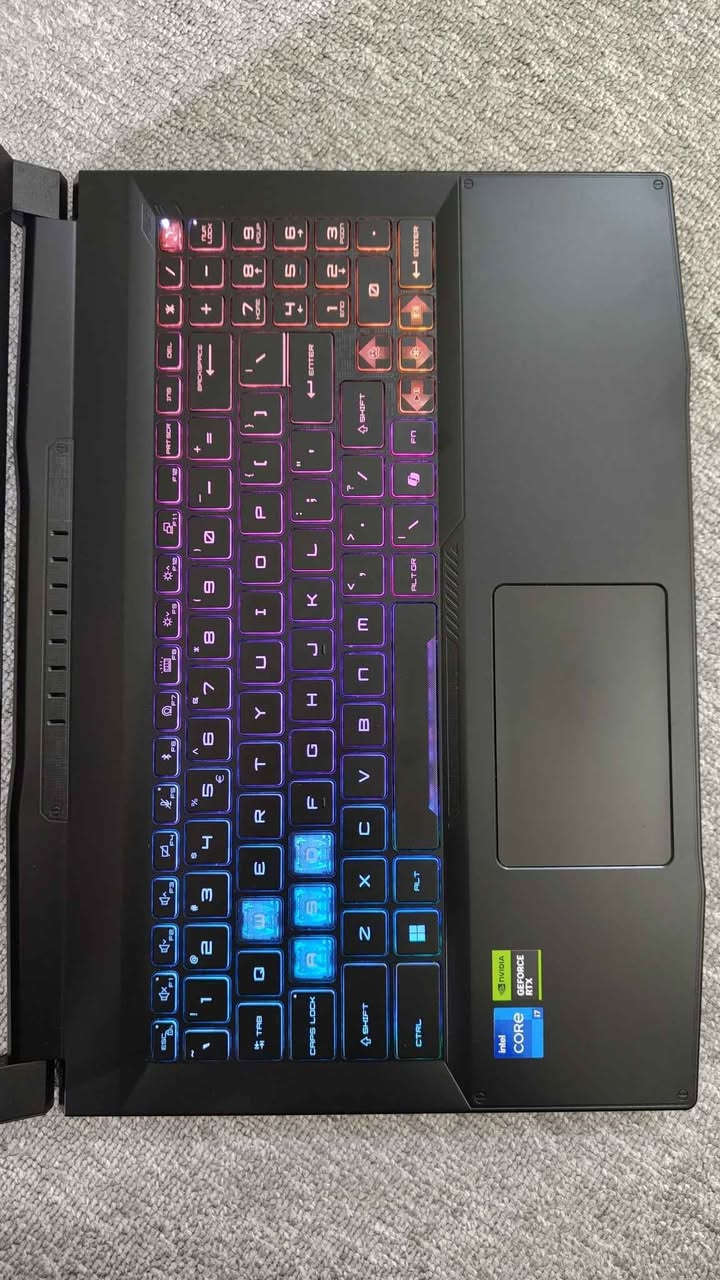 لاپتۆپێکی زۆر بەهێزە ڕامی بۆ زیاد کراوە کراوە بە ٣٢
وە کوالێتی شاشەکەی2k
بۆ هەمووکارە قورسەکان گونجاوە
جانتایەک و ماوسێکیش دیارییە لەگەڵیدا💼
MSI KATANA 15
CPU: Core i7 - 13620H
GPU: RTX 4070 8
Ram: 32 DDR5 (5200M/T) 💥
Hard: 1 Tera SSD NVME SAMSUNG
Display: 15.6"" QHD (2560x1440) IPS, 165Hz
Mouse + bag gift
نرخ: 1,650,000
1070$
گەیاندن بەردەستە🚕
بۆ قسە کردن لەگەڵ ئێمە 
@Dyarysabr حلبجة, السليمانية


**إذا كنت صاحب هذا الإعلان وتريد حذفه لأي سبب، رجاءا أرسل رسالة إلى الدعم الفني**