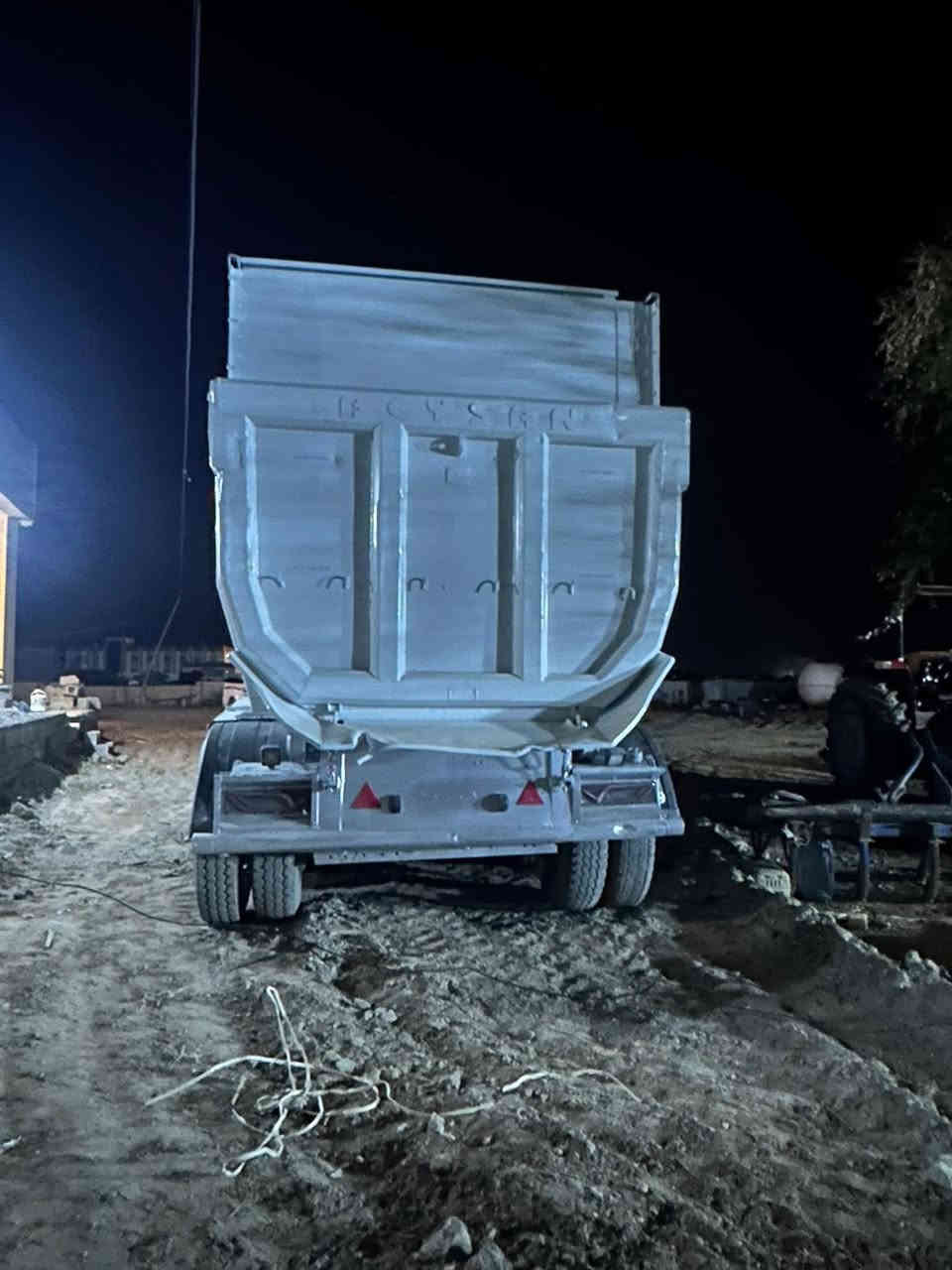 السلام عليكم للبيع بدي بيسين تركي تخم تاير ٢٦متر البودي جوبلس كهربائيه كله شغال جك جديد البودي مكفول من الجكه بالحنطه يشيل ٤٠طن معه التعلوانه السعر ١٠٠بي مجال للاستفسار *********** المكان صلاح الدين العلم
