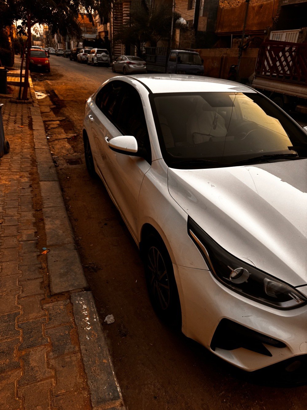 كيه سيراتو 2020
محرك 1600
خليجي 
السياره وضع شركه مابيه نقص برغي حلوه وجديده 
بيه بارد ب 3مكانات 
تلمكان نجف حي العداله 
***********