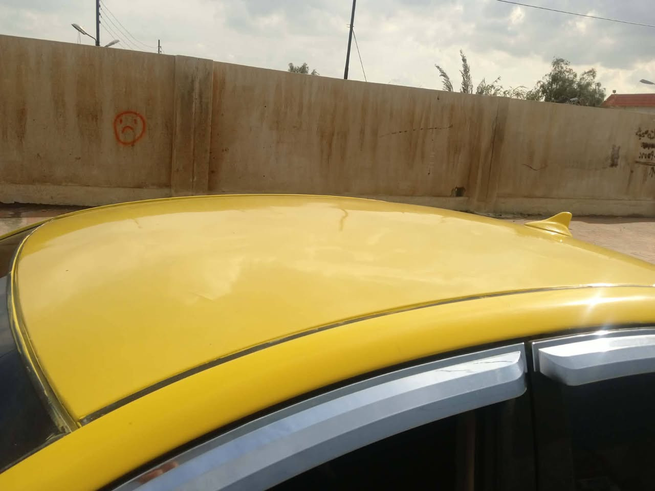 السلام عليكم
انترا موديل 2010 محرك 20 وكير شرط تايرات طخم جديد  حداديه جديده طخمها اليوم بدلته دبلات جدد ودرام شفتات جدد ماعوزه شي سياره بيها معجون شرط تحويل هزه جديده  سعر 75 ورقه ***********
