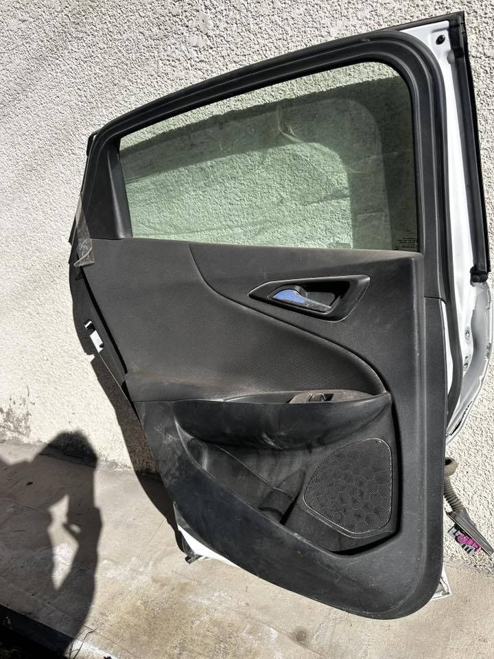 السلام عليكم
سويت حادث وبقن ذني غراض مال بيبان ماطور سنتر لوك وبطاين جام نيكل  غراض بيبان كامله ماعده كانترول 
واسعارهن كلش مناسبه واصليات ذني 
***********
مكاني بغداد
