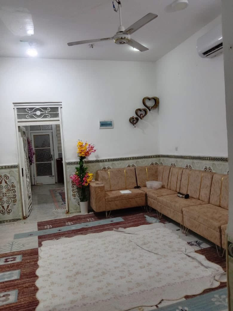 🏡 دار زراعي للبيع في الصخيين

فرصة مميزة للسكن والاستثمار 🌿
المساحة: 120 متر مربع
الموقع: منطقة الصخين بعد جسر الحولي 
يبعد عن الشارع الرئيسي حوالي 100 متر
🔹 البناء: طابوق وسقف كونكريت
🔹 يتكون من:
 • غرفة كبيرة
 • صالة
 • ديوانية
 • مطبخ
 • صحيات داخلية وخارجية
✨ البيت نظيف وجديد وجاهز للسكن
💧⚡ تتوفر جميع الخدمات (ماء، كهرباء)
🏫 قريب من المدارس
السعر ٦٠
للاستفسار والمشاهدة يرجى التواصل على الخاص أو
للمزيد اتصال 
بالأرقام التأليه 
***********
***********
للمزيد من المعلومات يمكنكم التواصل معنا 
على صفحة الفيس بوك (در الامل للعقار) 
للمزيد من العروض على الفيس بك 
https://www.facebook.com/share/184e1SZUBr/?mibextid=wwXIfr
للمزيد من العروض على حسابنا تيك توك
 www.tiktok.com/@user3133131000
للمزيد من العروض على حسابنا التيليجرام (در الامل للعقار)
https://t.me/+P7JMB2u_71k2ZWJi

للمزيد من العروض على حسابنا الواتساب (در الأمل در الامل للعقار) 
https://chat.whatsapp.com/BLYmucgy7SSGDs399o3EWD
