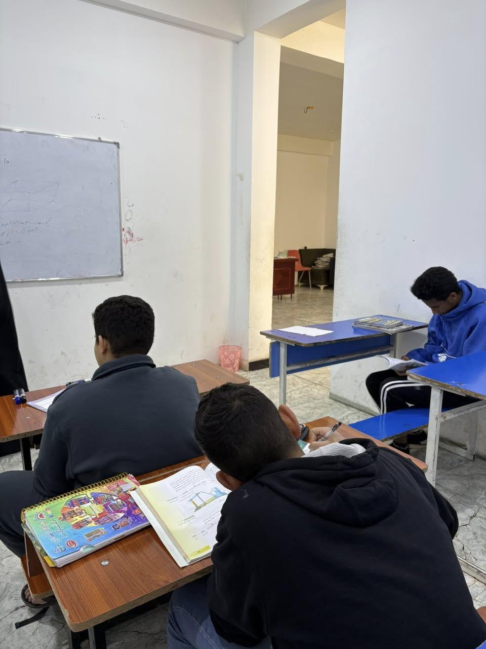 معهد الياسمين 
لكافة دورات التقوية بأنسب الاسعار 
العنوان خاجية شارع ٣٠ مقابل القسيم مجاور القسم البلدي 
***********
