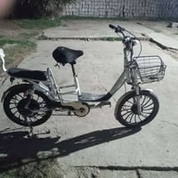 تراجه شحن البيع نضيفه كلش مابيها بس بطاريات ناقصه مابيه أي شي كله شغال...