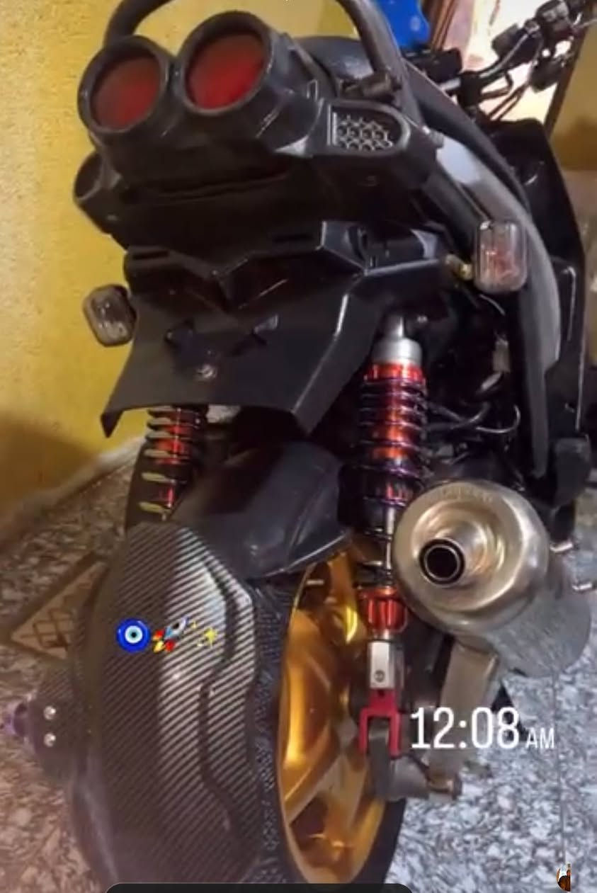 سلام عليكم شباب 
دراجه سكنس جبلي للبيع
دراجه محرك خير من الله مكفول كفاله عامه وعلا ايدي جانيها 
شلعه معدل صاروخ الدراجه
 بيها تزويدات كلش مرتبه
 صالنصه  رياضي 
 وياله رياضي
 دبلات اصليه رياضي
  جاملغ امامي وخلفي رياضي 
شيال صالنصه اصلي رياضي
 سماعات بلوتوث داخل الجنطه
 الدراجه كلش حلوه ومرتبه بس احتاجيت فلوس  وكلش مستعجل علا بيعتها 
(سعرها مليون و175الف) وبيها مجال بسيط حك الجيه مكاني بغداد التاجي  المو شراي لا يتعبني ويكسر بسعرها رحمه لوالديكم مع كل الاحترام ولتقدير الكم 🤍.  
للأتصال***********
