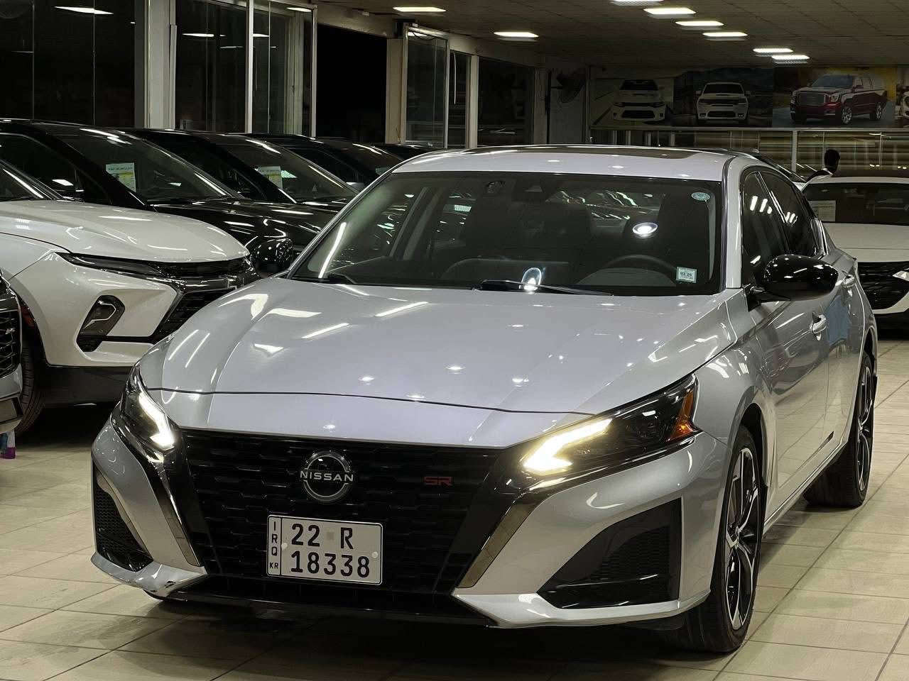 السلام عليكم ورحمة الله وبركاته.
#معرض_ابن_شعبان_لتجارة_السيارات. 
____________________________________
✅اسم السيارة : نيسان التيما 
✅الموديل :  2024
✅الفئة : SR
✅رقم السيارة : رقم اربيل تحويل ملكية او وكالة   
✅السعر :  180 ورقة
✅الضرر : الجاملغ الخلفي الايسر و الباب الخلفي الايسر 
✅الايرباك : بدون ضرر ايرباك 
✅عداد المسافة :  6 الف ميل 
✅نكفل المركبة من الغرق و ضرر الشاصي و الايرباك✅
____________________________________
🔻1-حجم المحرك  : 4 سلندر 2500 
🔻2-ويل كب حجم 19 مع طقم تايرة 🔻بحالة جيدة
🔻3-بصمة ابواب و بصمة تشغيل و تشغيل عن بعد 
🔻4- فتحة سقف
🔻5-لايتات زينون اصل 
🔻6-رادار جانبي 
🔻7-حساسات خلفية اصل 
🔻8-غرفة السيارة جلد اسود اصل 
🔻9-تحكم كهربائي متكامل للمقاعد الامامية  
🔻10-تحكم ستيرن جهتين متكامل
🔻11-شاشة كبيرة الحجم للتحكم بكافة الايعازات
🔻12-كامرة خلفية  
🔻13-رادار امامي تفاعلي مانع للتصادم 
🔻14-رادار خلفي 
🔻15-شفتات ستيرن للتحكم بالكير العادي
🔻16-تدفئة المقاعد الامامية
🔻17-شاحن وايرليس لاسلكي 
 

✅السعر المطلوب  180  ورقة 
 ____________________________________

‏*********** ‏ 📞المبيعات. 
***********٣📞الادوات. 

🔴العنوان:النجف الاشرف-
🔴المدينة المائية-
🔴مقابيل حي الجامعة
🔴مجاور كافية الزاويه-
