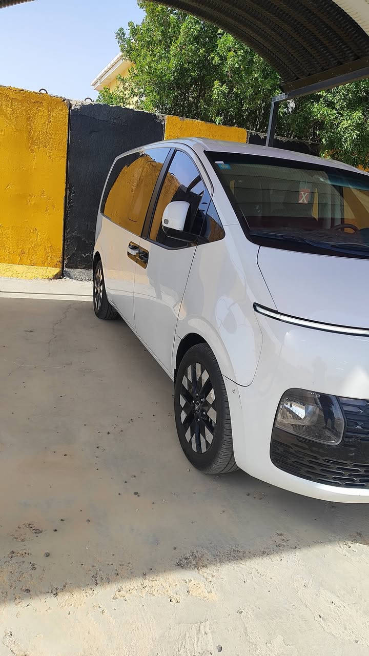 ستاريا 24 كاز فول مواصفات مشترك  سياحي حاليا11 راكب ماشيه 17 الف قابل للزيادة باسمي
حادثها جاملق الامامي جهة سايق مبدل 

رادار مثبت سرعة قيادة ذاتيه كار بلي 

تبريد خلفي امامي بحالة ممتازة تايرات بلاد 

السعر ٢٢٠ شراي يتصل ويشوف والسعر قابل للتفاوض 

***********البصرة الدير

