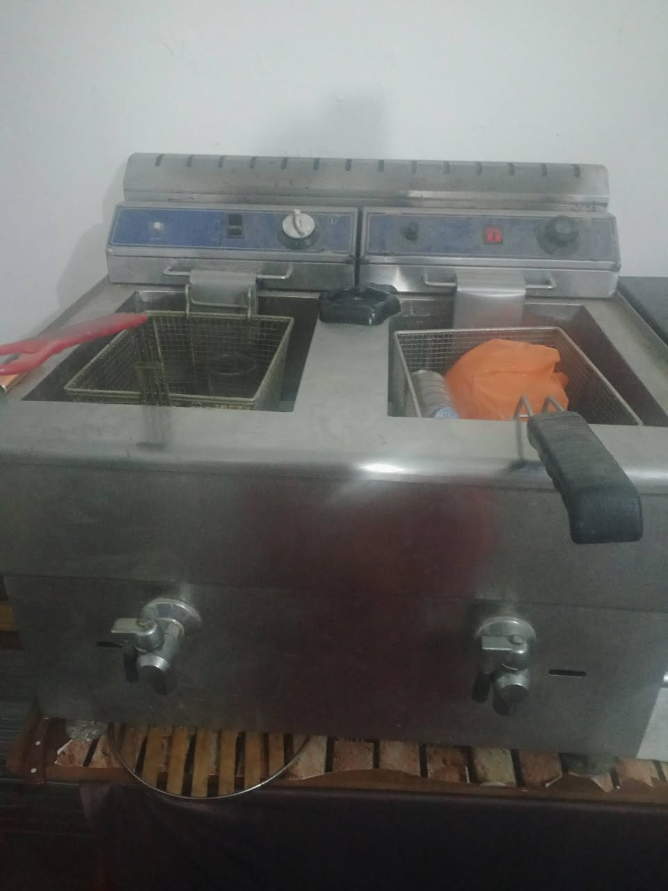 كاسات 2الوحده ب50
حمايه ب100
قلايه حوضين 100
كيزر 25


**إذا كنت صاحب هذا الإعلان وتريد حذفه لأي سبب، رجاءا أرسل رسالة إلى الدعم الفني**